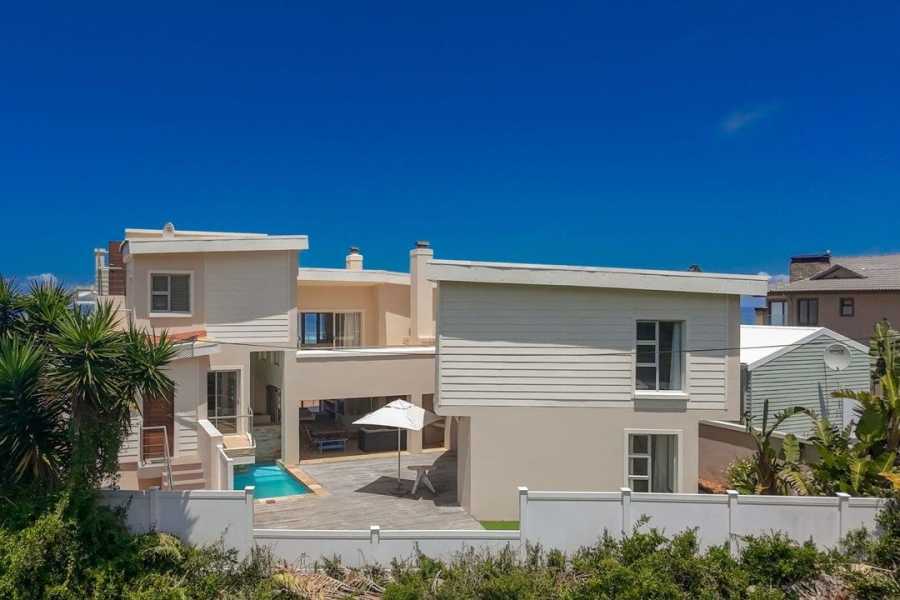 5 Bedroom Property for Sale in Glentana Western Cape